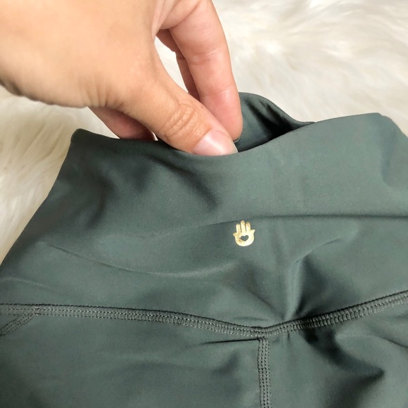 Spiritual Gangster || Tulum Legging - Picture 5 of 7